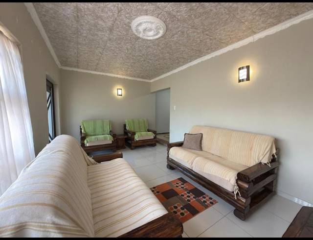 5 BEDROOM HOUSE FOR SALE IN THE ORCHARDS
